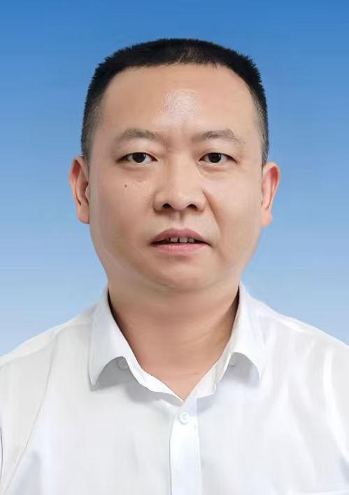 遂宁市生态环境局党组成员、副局长：陆国文